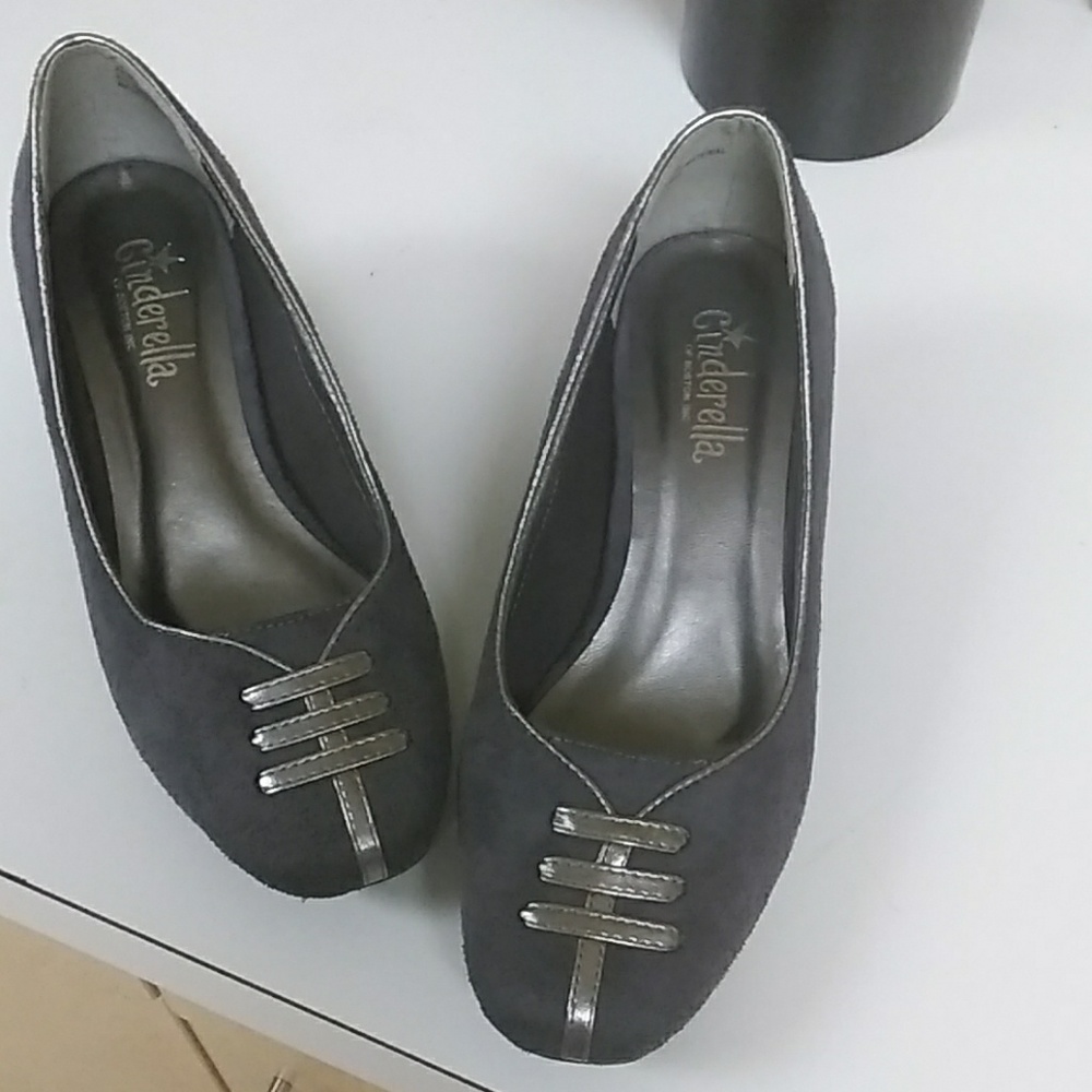 Shoes - Picture 4 of 7